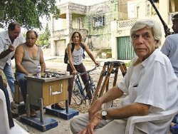 The maker of lights the cuban film maker Humberto Solas died